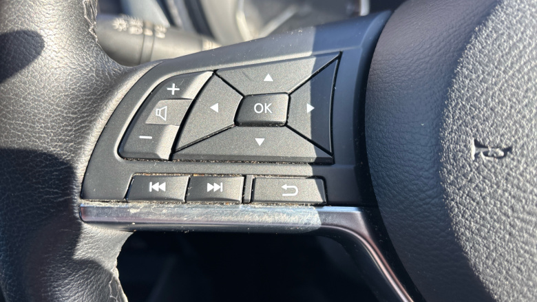 Nissan Juke 1.0 DiG-T 114 N-Connecta 5dr Petrol Hatchback